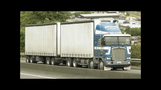 1999 Kenworth K100G Truck in Dunedin