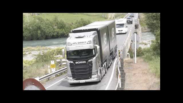 10 Scania Trucks at the Hurunui River Bridge | NZ Trucking
