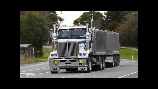 Rosco Contractors 2019 Western Star 4864FX Truck 36