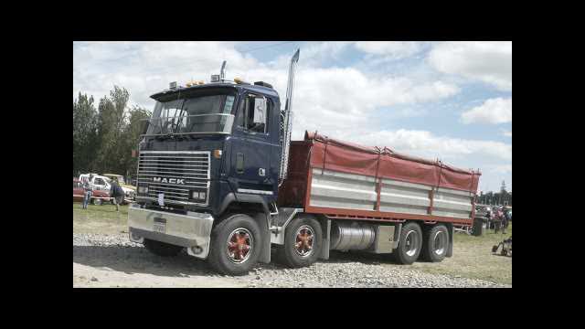 1992 Mack Ultraliner N8MHR689RST Truck at Edendale 2026